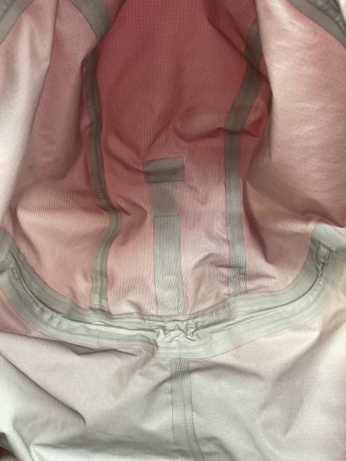 mont-bell（モンベル）mont-bell (モンベル) レインダンサージャケット ショッキングピンク サイズ:L 未使用品の古着・服飾アイテム
