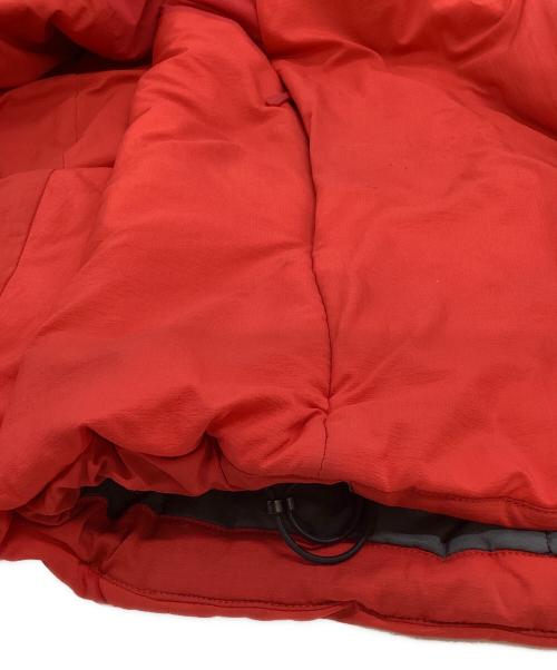 ARC'TERYX（アークテリクス）ARC'TERYX (アークテリクス) アトムヘビーウエイトジャケット レッド サイズ:Mの古着・服飾アイテム