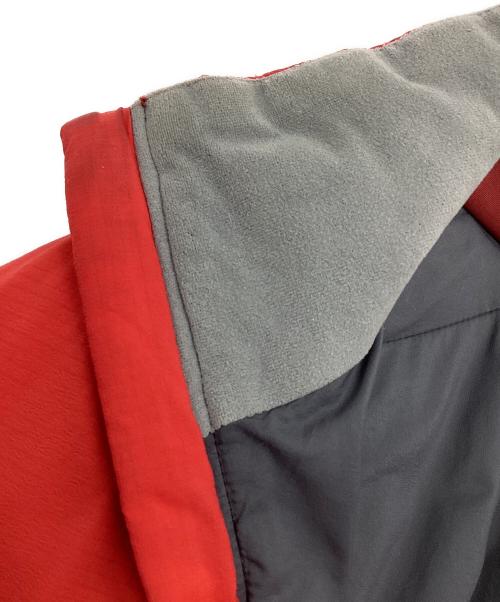 ARC'TERYX（アークテリクス）ARC'TERYX (アークテリクス) アトムヘビーウエイトジャケット レッド サイズ:Mの古着・服飾アイテム