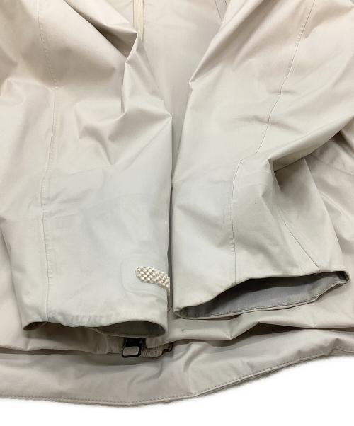 DESCENTE（デサント）DESCENTE (デサント) ALLTERRAIN CREAS HARD SHELL JACKET アイボリー サイズ:Mの古着・服飾アイテム