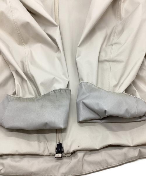 DESCENTE（デサント）DESCENTE (デサント) ALLTERRAIN CREAS HARD SHELL JACKET アイボリー サイズ:Mの古着・服飾アイテム