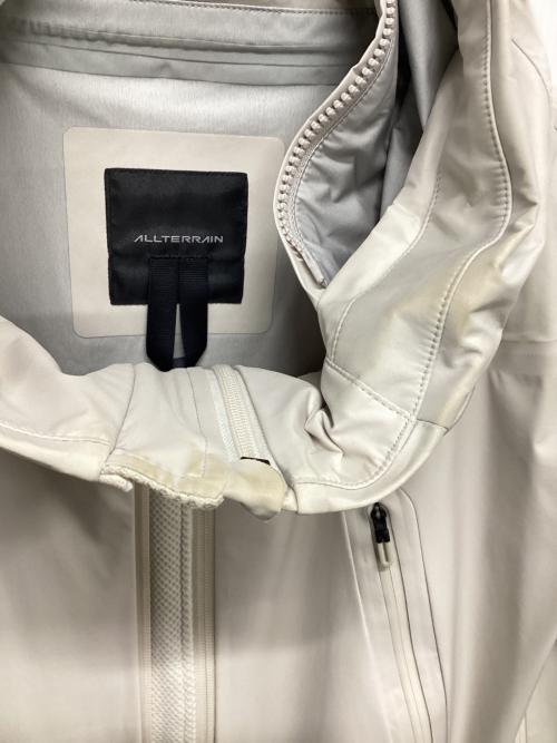 DESCENTE（デサント）DESCENTE (デサント) ALLTERRAIN CREAS HARD SHELL JACKET アイボリー サイズ:Mの古着・服飾アイテム