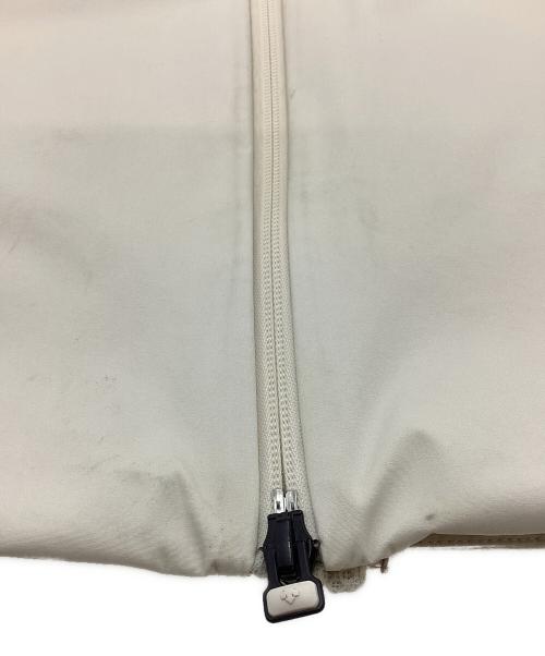 DESCENTE（デサント）DESCENTE (デサント) ALLTERRAIN CREAS HARD SHELL JACKET アイボリー サイズ:Mの古着・服飾アイテム