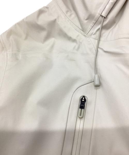 DESCENTE（デサント）DESCENTE (デサント) ALLTERRAIN CREAS HARD SHELL JACKET アイボリー サイズ:Mの古着・服飾アイテム
