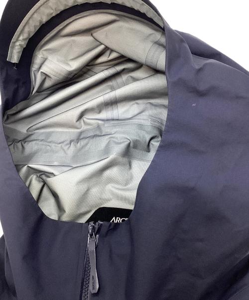 ARC'TERYX（アークテリクス）ARC'TERYX (アークテリクス) ベータ ジャケット ネイビー サイズ:Mの古着・服飾アイテム