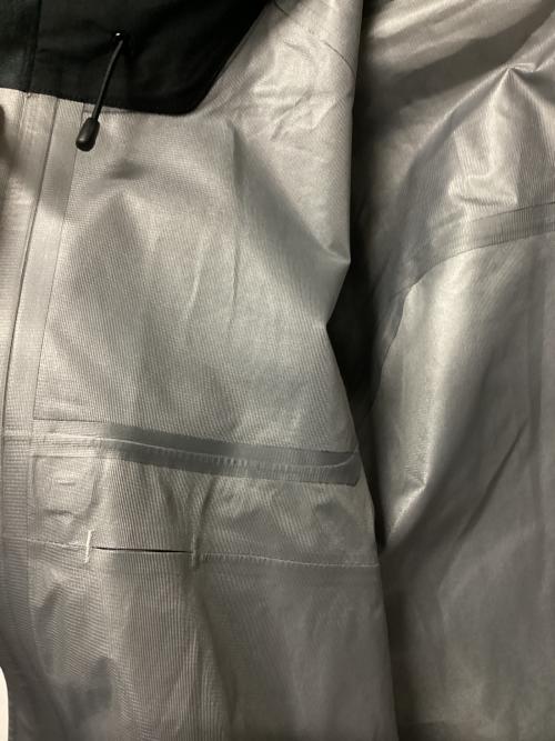 MOUNTAIN HARD WEAR（マウンテンハードウェア）MOUNTAIN HARD WEAR (マウンテンハードウェア) トレイルバースゴアテックスジャケット ブラック サイズ:Lの古着・服飾アイテム
