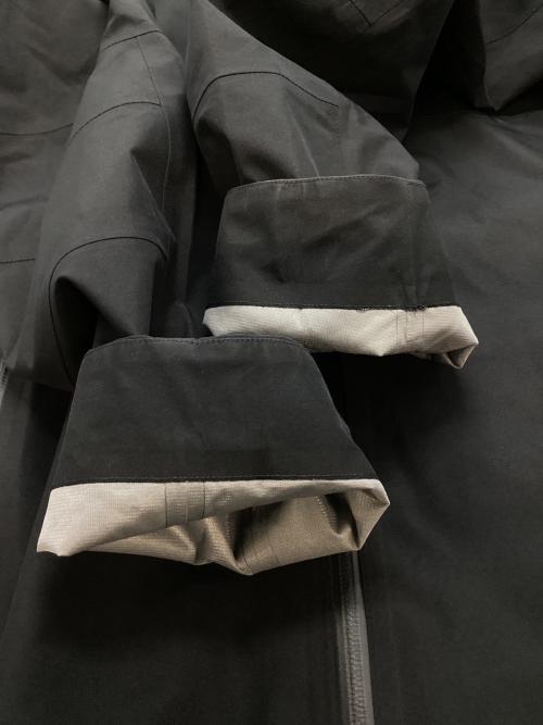 MOUNTAIN HARD WEAR（マウンテンハードウェア）MOUNTAIN HARD WEAR (マウンテンハードウェア) トレイルバースゴアテックスジャケット ブラック サイズ:Lの古着・服飾アイテム