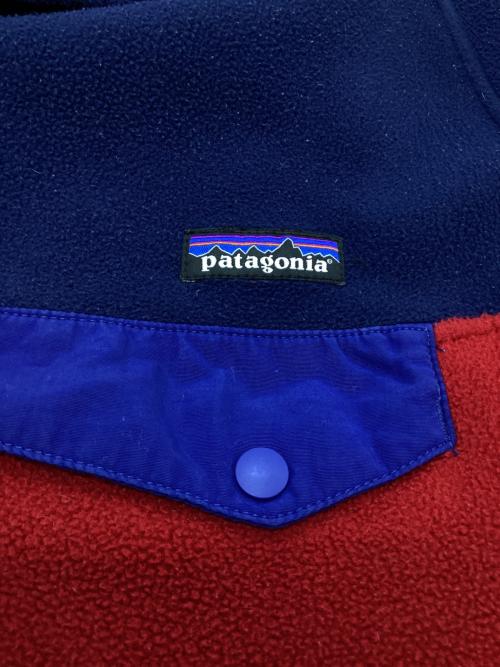 Patagonia（パタゴニア）Patagonia (パタゴニア) ライトウェイト シンチラ スナップT ネイビー×レッド サイズ:Mの古着・服飾アイテム
