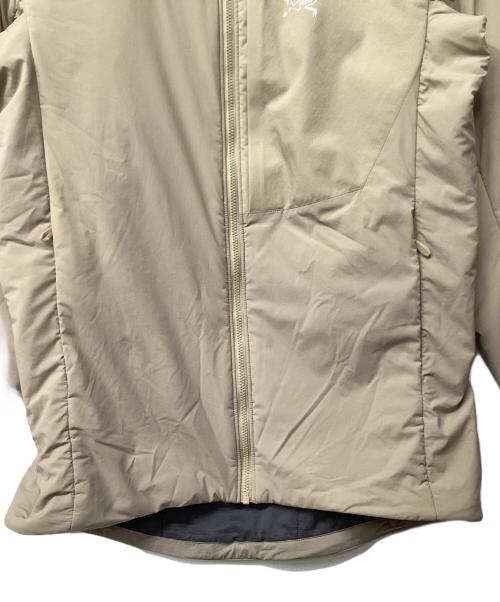 ARC'TERYX（アークテリクス）ARC'TERYX (アークテリクス) プロトン フーディ メンズ（トレッキングウェア) ベージュ サイズ:Sの古着・服飾アイテム