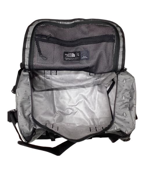 THE NORTH FACE（ザ ノース フェイス）THE NORTH FACE (ザ ノース フェイス) mina perhonen (ミナ ペルホネン) マウンテン トレース ダッフル S グレーの古着・服飾アイテム