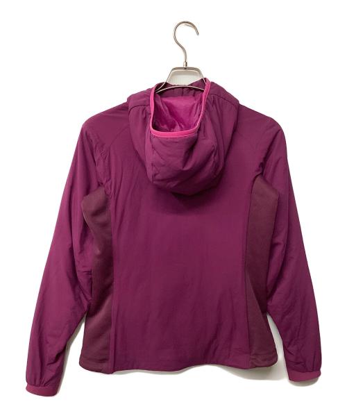 ARC'TERYX（アークテリクス）ARC'TERYX (アークテリクス) アトムLTフーディ（トレッキングウェア) ショッキングピンク サイズ:Sの古着・服飾アイテム