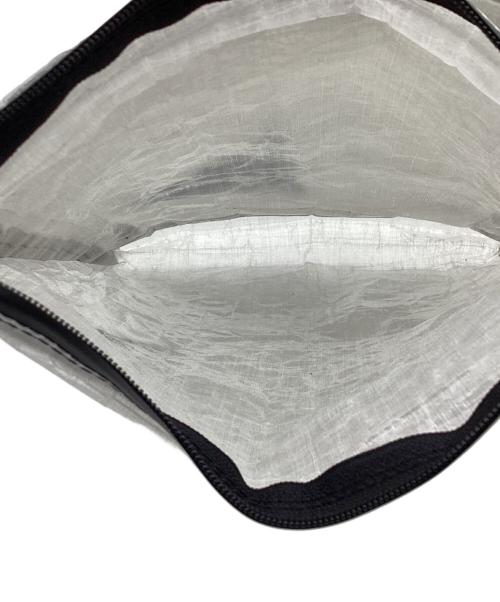 and wander（アンドワンダー）and wander (アンドワンダー) UL sacoche(サコッシュ） グレーの古着・服飾アイテム