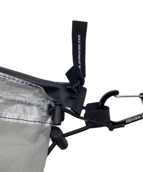 and wander（アンドワンダー）and wander (アンドワンダー) UL sacoche(サコッシュ） グレーの古着・服飾アイテム