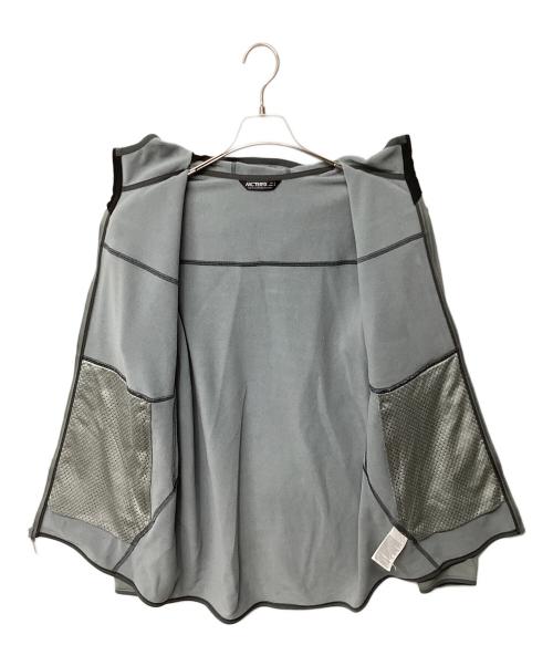 ARC'TERYX（アークテリクス）ARC'TERYX (アークテリクス) FORTREZ HOODY(トレッキングウェア/フリース) グレー サイズ:Lの古着・服飾アイテム