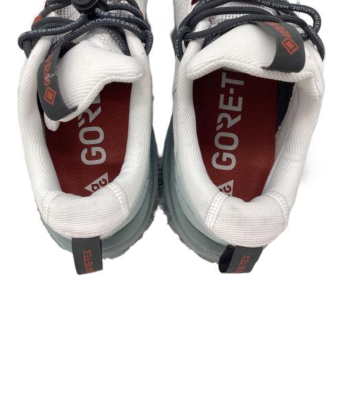 NIKE（ナイキ）NIKE (ナイキ) ACG マウンテン フライ 2 ロー ホワイト サイズ:26.5cmの古着・服飾アイテム