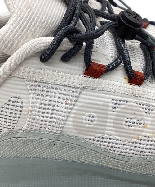 NIKE（ナイキ）NIKE (ナイキ) ACG マウンテン フライ 2 ロー ホワイト サイズ:26.5cmの古着・服飾アイテム