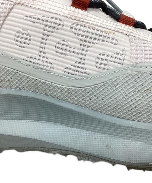 NIKE（ナイキ）NIKE (ナイキ) ACG マウンテン フライ 2 ロー ホワイト サイズ:26.5cmの古着・服飾アイテム