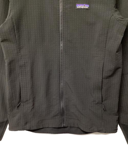 Patagonia（パタゴニア）Patagonia (パタゴニア) R1テックフェイス フーディ(トレッキングウェア） ブラック サイズ:Sの古着・服飾アイテム