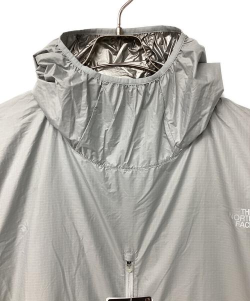 THE NORTH FACE（ザ ノース フェイス）THE NORTH FACE (ザ ノース フェイス) フライトエマージェンシーフーディロング(トレッキングウェア) グレー サイズ:L 未使用品の古着・服飾アイテム