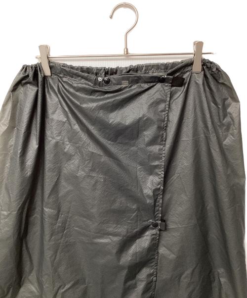ENLIGHTENED EQUIPMENT（エンライト イクイップメント）ENLIGHTENED EQUIPMENT (エンライト イクイップメント) レインラップ(トレッキングボトム) グレー サイズ:Mの古着・服飾アイテム