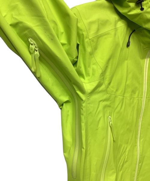ARC'TERYX（アークテリクス）ARC'TERYX (アークテリクス) ベータSLハイブリッドジャケット(トレッキングウェア/レインウェア) 黄緑 サイズ:Sの古着・服飾アイテム