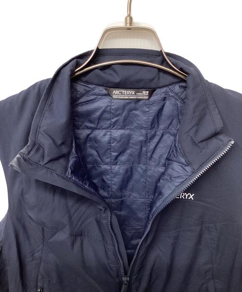 ARC'TERYX（アークテリクス）ARC'TERYX (アークテリクス) アトムSLベスト(トレッキングウェア) ネイビー サイズ:Mの古着・服飾アイテム