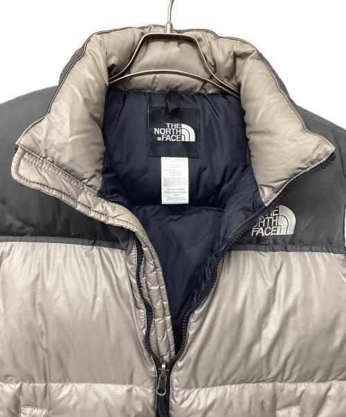 THE NORTH FACE（ザ ノース フェイス）THE NORTH FACE (ザ ノース フェイス) ヌプシベスト グレー×ライトベージュ サイズ:Mの古着・服飾アイテム