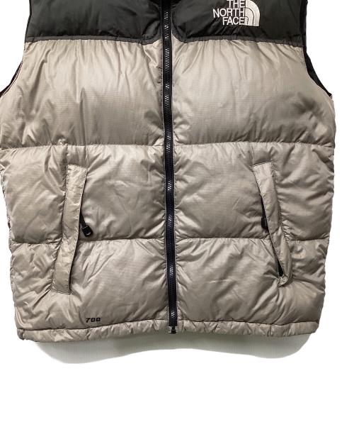 THE NORTH FACE（ザ ノース フェイス）THE NORTH FACE (ザ ノース フェイス) ヌプシベスト グレー×ライトベージュ サイズ:Mの古着・服飾アイテム