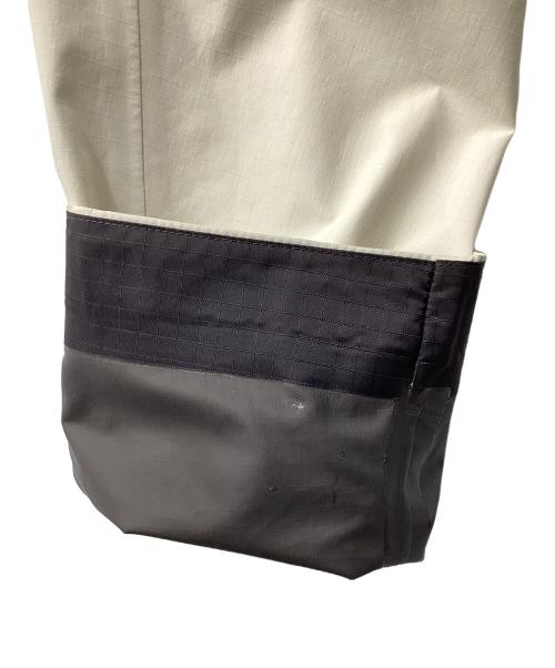 ARC'TERYX（アークテリクス）ARC'TERYX (アークテリクス) BETA SL JACKET（トレッキングウェア/レインウェア) ホワイト サイズ:XSの古着・服飾アイテム
