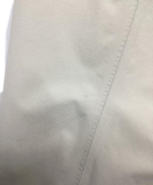 ARC'TERYX（アークテリクス）ARC'TERYX (アークテリクス) BETA SL JACKET（トレッキングウェア/レインウェア) ホワイト サイズ:XSの古着・服飾アイテム