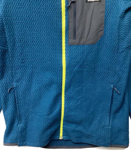 Patagonia（パタゴニア）Patagonia (パタゴニア) R1エア・フルジップ・フーディ（トレッキングウェア) ブルー サイズ:Mの古着・服飾アイテム
