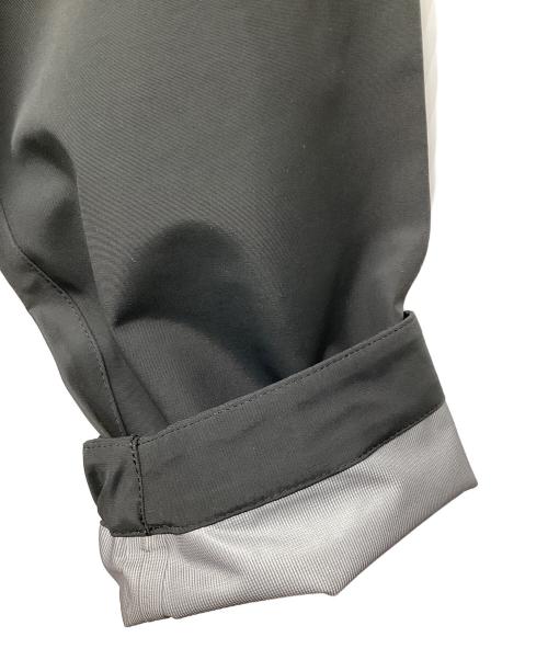 THE NORTH FACE（ザ ノース フェイス）THE NORTH FACE (ザ ノース フェイス) ジオメトリックレインテックスフーディー（トレッキングウェア/レインウェア) ブラック×グレー(A1) サイズ:Lの古着・服飾アイテム