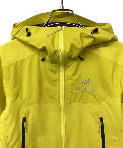 ARC'TERYX（アークテリクス）ARC'TERYX (アークテリクス) ベータSL ハイブリッドジャケット（トレッキングウェア/レインウェア) イエロー サイズ:XSの古着・服飾アイテム