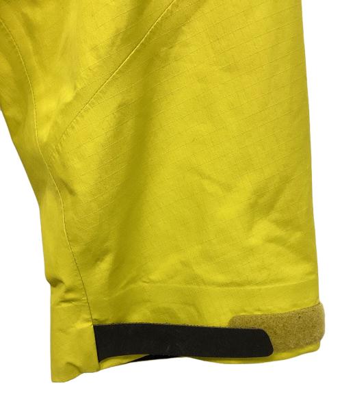 ARC'TERYX（アークテリクス）ARC'TERYX (アークテリクス) ベータSL ハイブリッドジャケット（トレッキングウェア/レインウェア) イエロー サイズ:XSの古着・服飾アイテム
