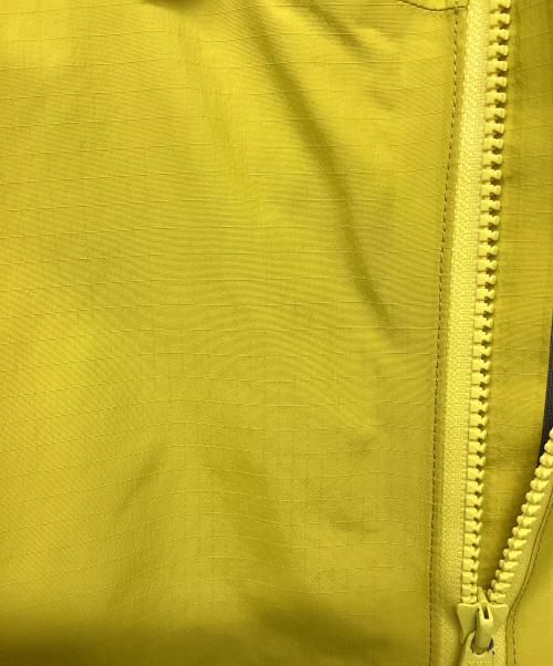 ARC'TERYX（アークテリクス）ARC'TERYX (アークテリクス) ベータSL ハイブリッドジャケット（トレッキングウェア/レインウェア) イエロー サイズ:XSの古着・服飾アイテム