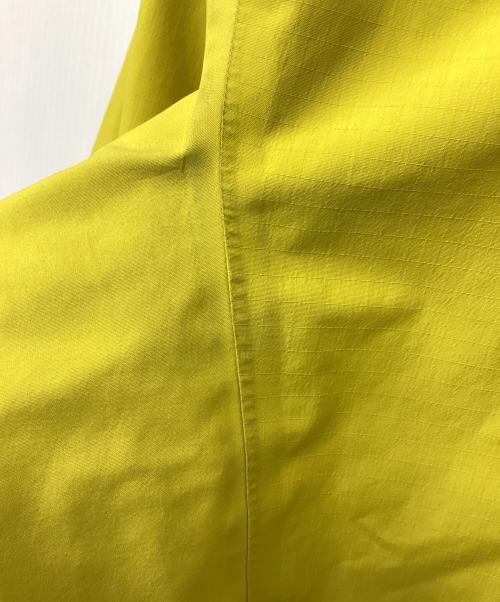 ARC'TERYX（アークテリクス）ARC'TERYX (アークテリクス) ベータSL ハイブリッドジャケット（トレッキングウェア/レインウェア) イエロー サイズ:XSの古着・服飾アイテム