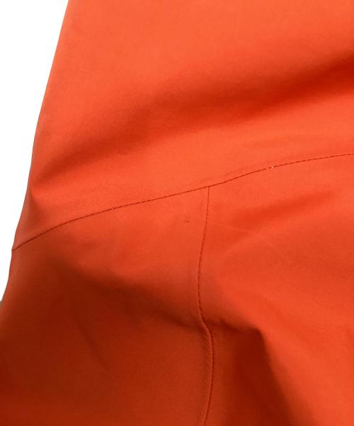 ARC'TERYX（アークテリクス）ARC'TERYX (アークテリクス) ベータSVジャケット（トレッキングウェア) レッド サイズ:Mの古着・服飾アイテム