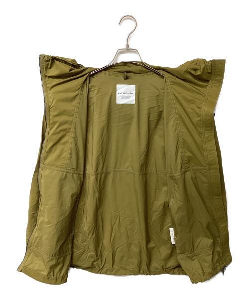 and wander（アンドワンダー）and wander (アンドワンダー) PERTEX wind jacket（トレッキングウェア) カーキ サイズ:Mの古着・服飾アイテム