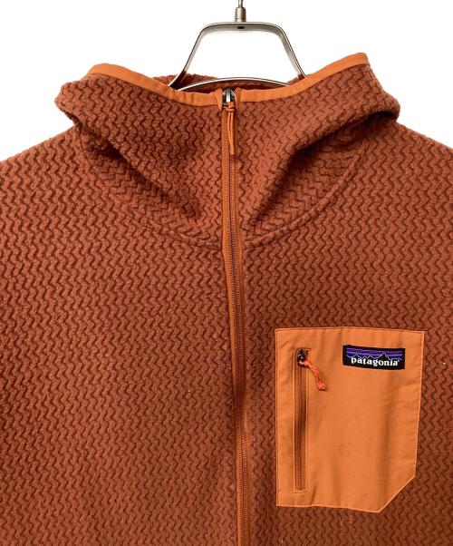 Patagonia（パタゴニア）Patagonia (パタゴニア) R1エア・フルジップ・フーディ（トレッキングウェア) オレンジ サイズ:XLの古着・服飾アイテム