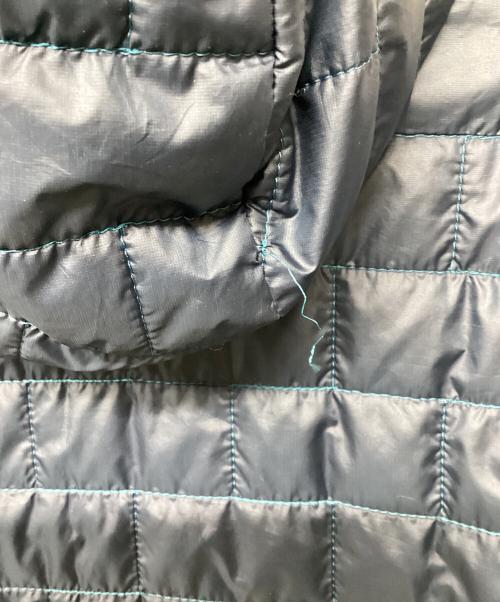 Patagonia（パタゴニア）Patagonia (パタゴニア) ナノ・パフ・ビビー・プルオーバー（トレッキングウェア) ネイビー×レッド サイズ:Sの古着・服飾アイテム