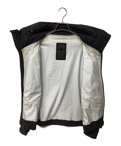 DESCENTE ALLTERRAIN（デザイント オルテライン）DESCENTE ALLTERRAIN (デザイント オルテライン) フローテック3Lハードシェルジャケット（トレッキングウェア) ブラック サイズ:Mの古着・服飾アイテム