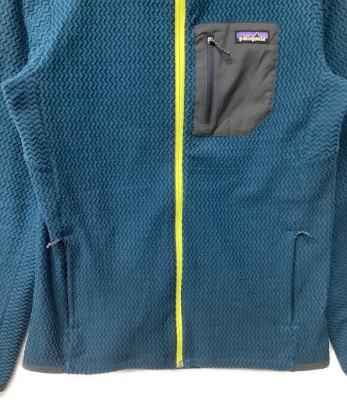 Patagonia（パタゴニア）Patagonia (パタゴニア) R1エア・フルジップ・フーディ（トレッキングウェア) ブルー サイズ:Mの古着・服飾アイテム
