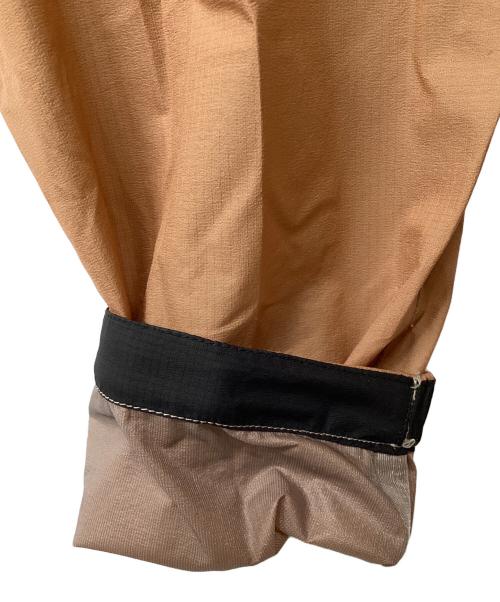 and wander（アンドワンダー）and wander (アンドワンダー) 3L UL rain jacket（トレッキングウェア/レインウェア) オレンジ サイズ:Lの古着・服飾アイテム