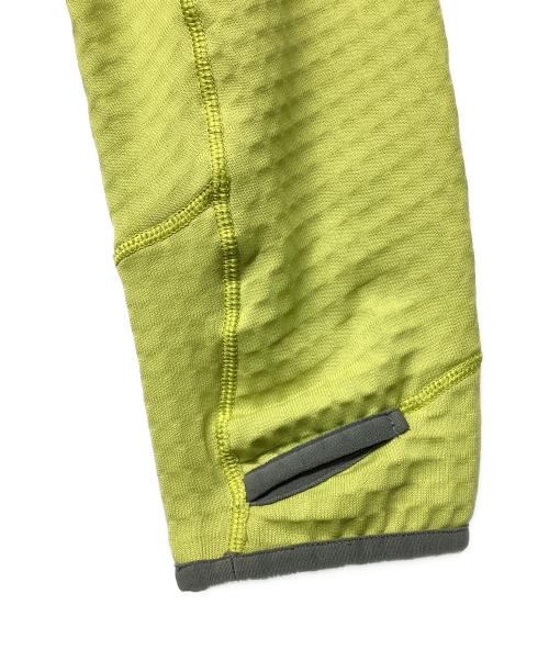 Patagonia（パタゴニア）Patagonia (パタゴニア) R1 プルオーバー フーディ メンズ（トレッキングウェア) イエロー×グレー サイズ:Mの古着・服飾アイテム