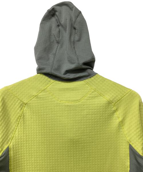 Patagonia（パタゴニア）Patagonia (パタゴニア) R1 プルオーバー フーディ メンズ（トレッキングウェア) イエロー×グレー サイズ:Mの古着・服飾アイテム