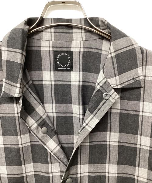 山と道（ヤマトミチ）山と道 (ヤマトミチ) β Merino Coach Shirt Jacket（トレッキングウェア) グレー サイズ:Sの古着・服飾アイテム