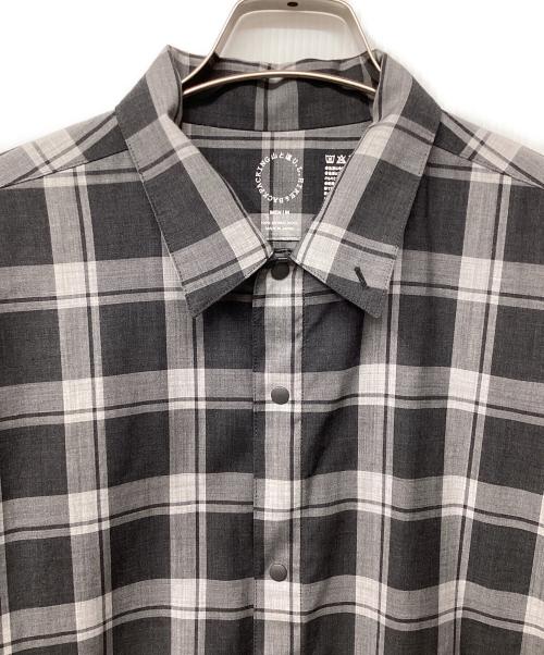 山と道（ヤマトミチ）山と道 (ヤマトミチ) Merino Short Sleeve Shirt（トレッキングウェア) グレー サイズ:Mの古着・服飾アイテム