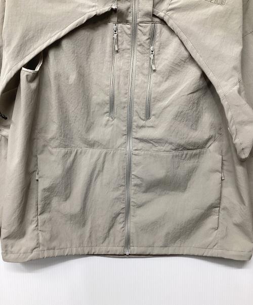 THE NORTH FACE（ザ ノース フェイス）THE NORTH FACE (ザ ノース フェイス) スワッシュジャケット（トレッキングウェア) ベージュ サイズ:Sの古着・服飾アイテム
