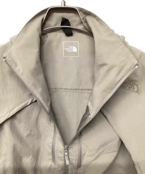 THE NORTH FACE（ザ ノース フェイス）THE NORTH FACE (ザ ノース フェイス) スワッシュジャケット（トレッキングウェア) ベージュ サイズ:Sの古着・服飾アイテム