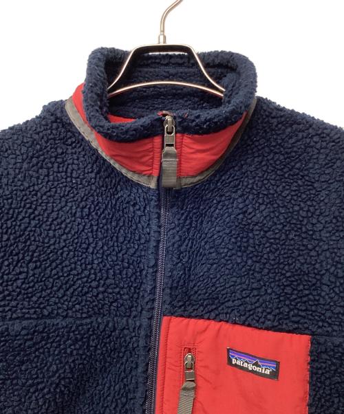 Patagonia（パタゴニア）Patagonia (パタゴニア) メンズ・クラシック・レトロX・ジャケット ネイビー×レッド サイズ:Sの古着・服飾アイテム